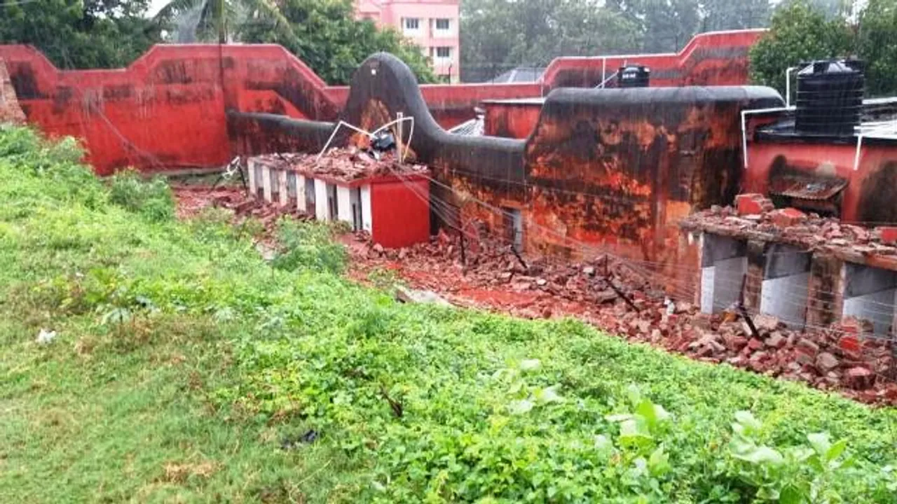  Heavy rain: Narrow escape for Jajpur jail inmates as boundary wall collapses
