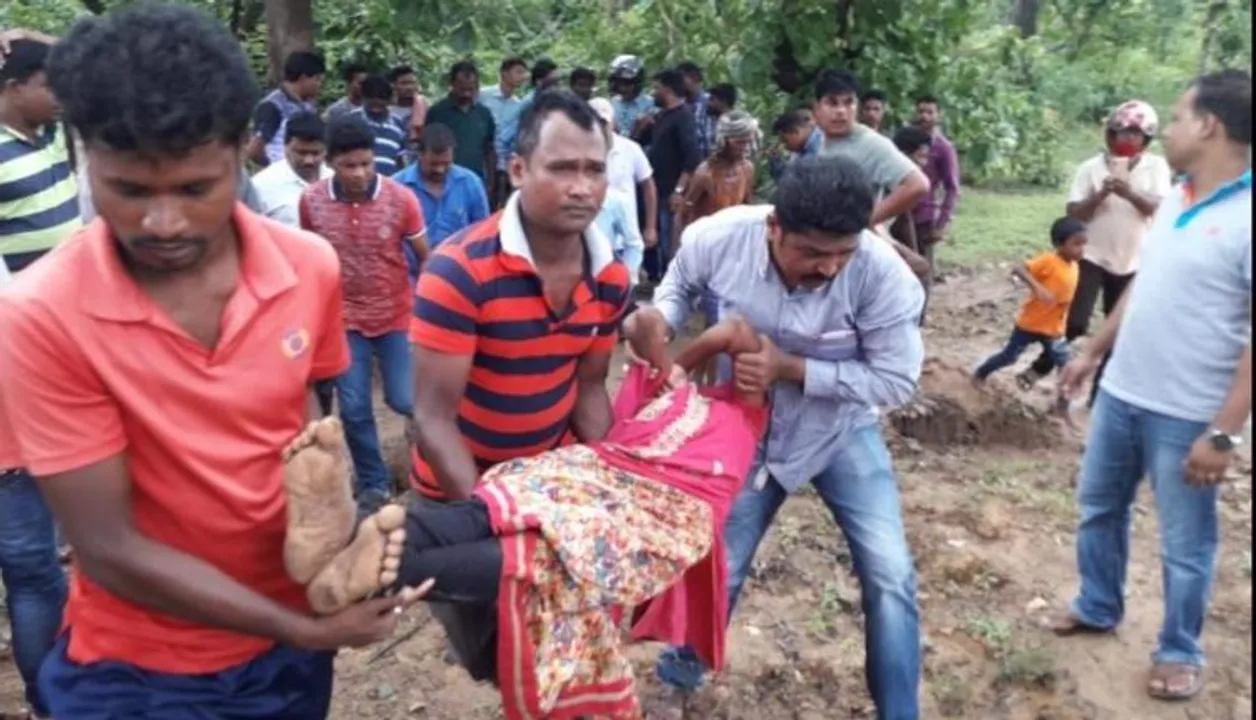  Odisha: Minor girl with hands, legs tied found lying unconscious on roadside