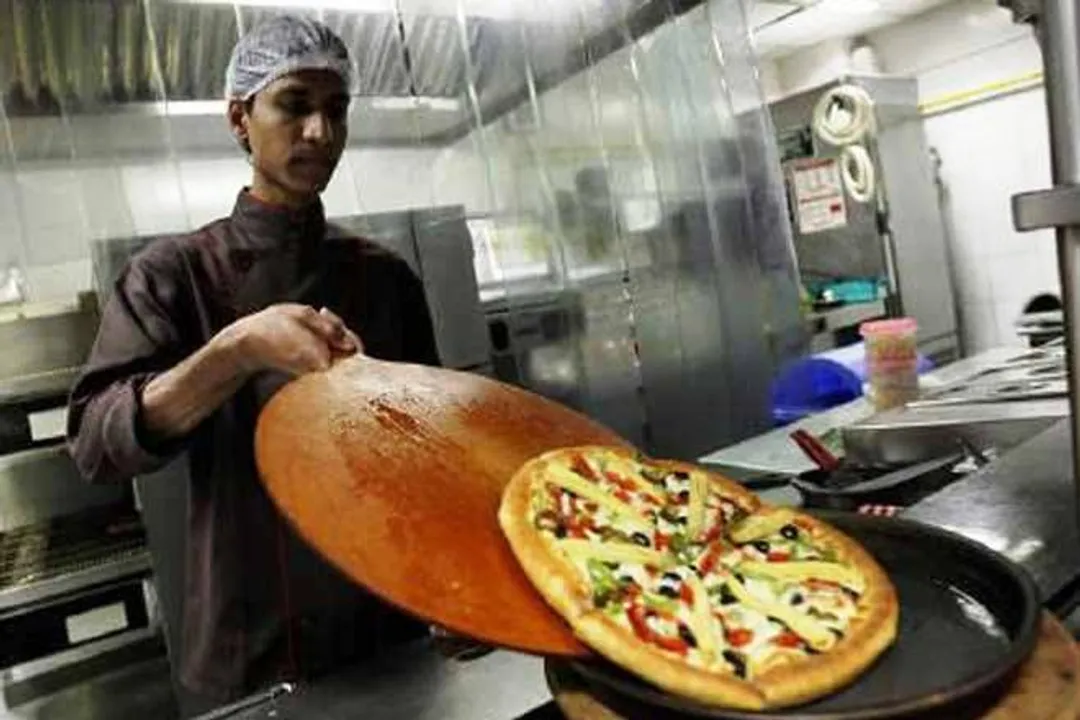  Indian Railways: Hot food, chilled beverages for train passengers soon