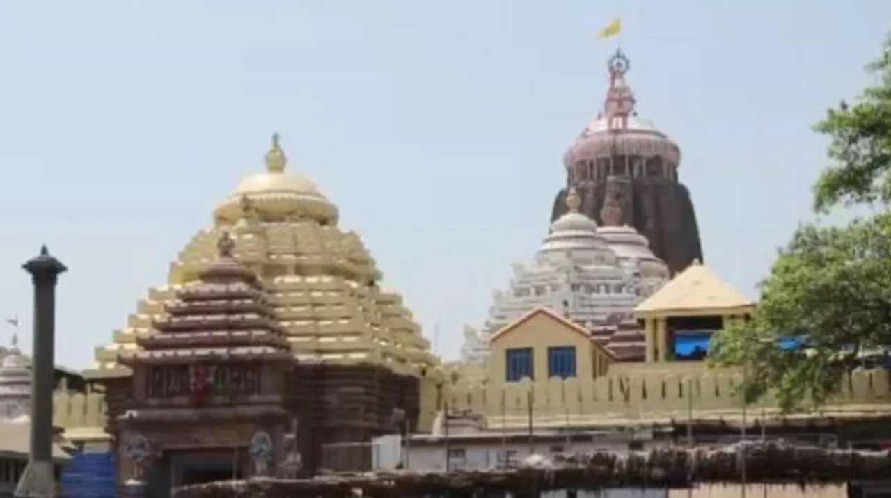  Servitor injured after falling in Srimandir; darshan restricted for 2 hrs  