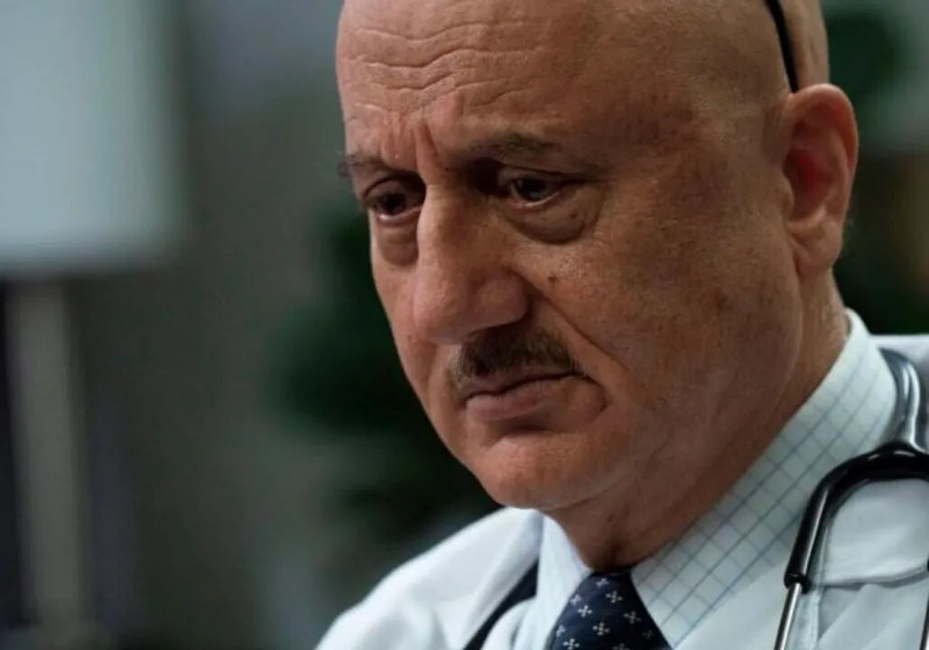  Anupam Kher quits as FTII chief