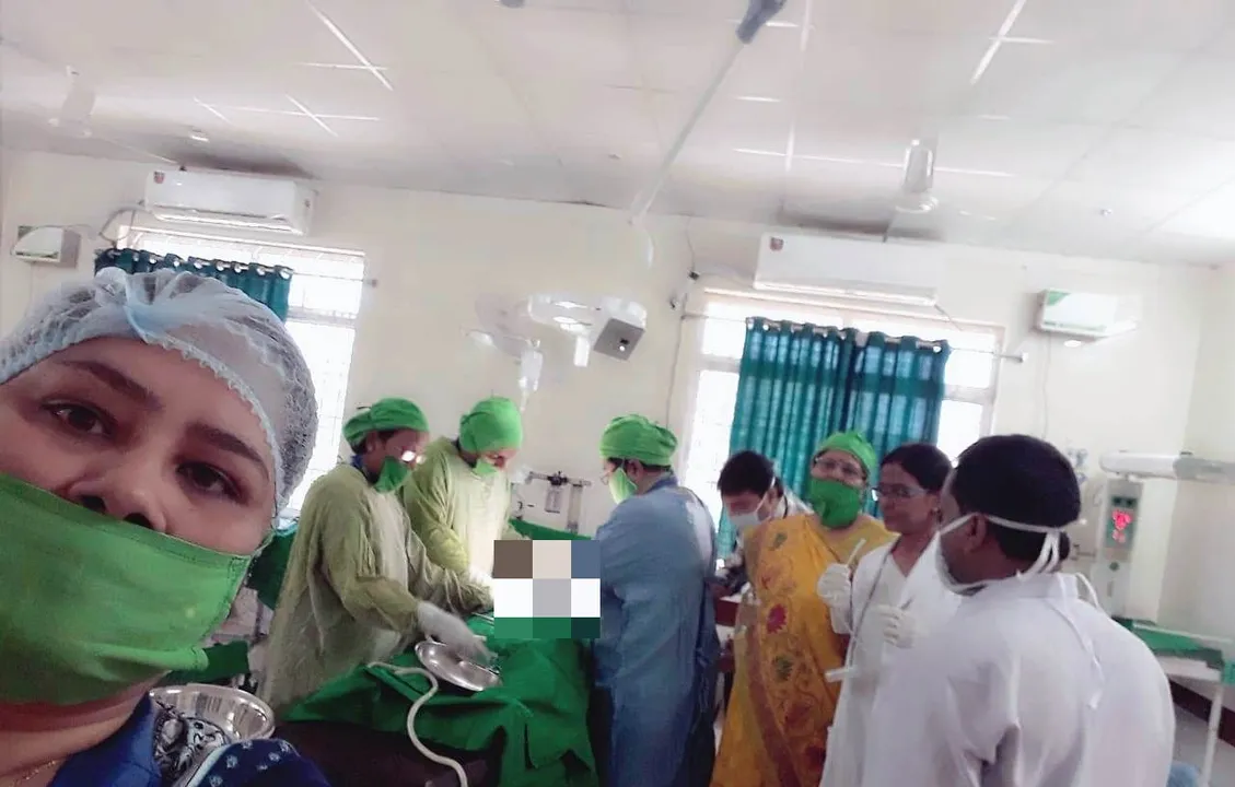 Odisha woman doctor in soup for taking selfie inside operation theatre
