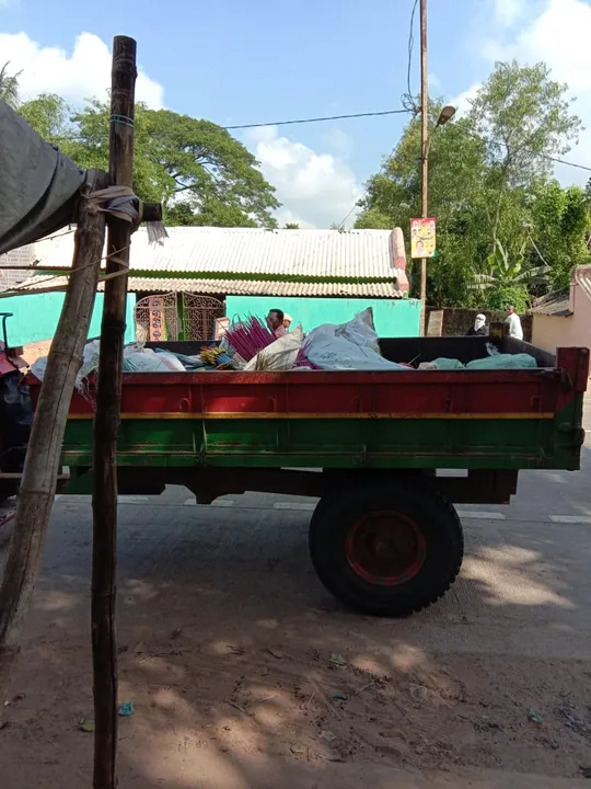  Raid on illegal cracker unit in Odisha, 11 tractors seized