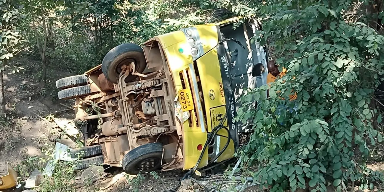  3 killed, 10 injured as school bus falls into gorge in Odisha    