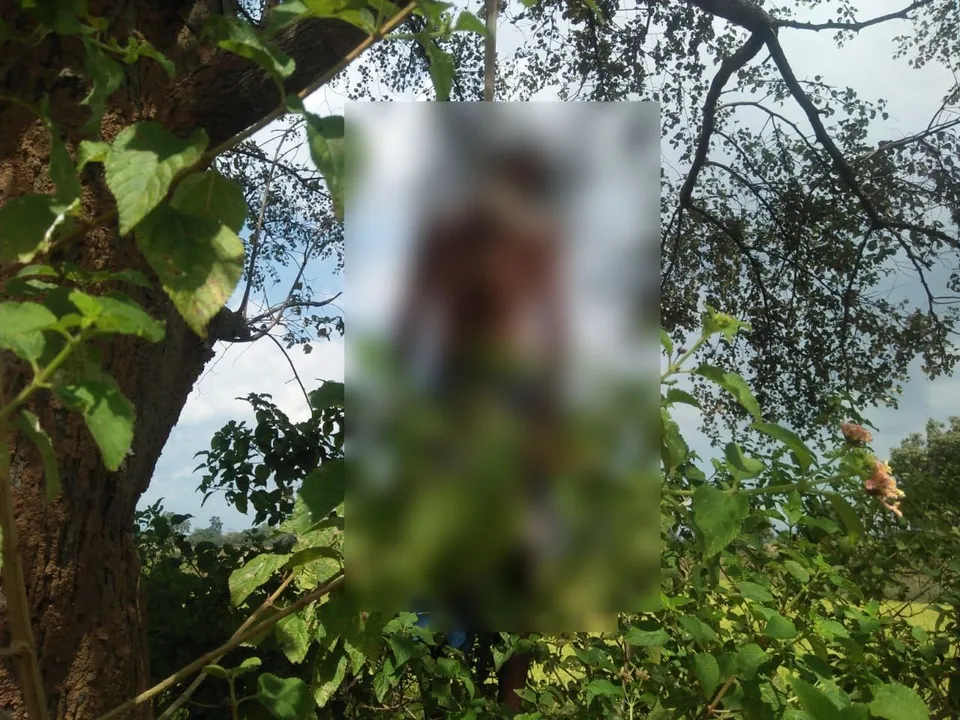  Shocking! Man hacks wife, hangs self to death in Odisha
