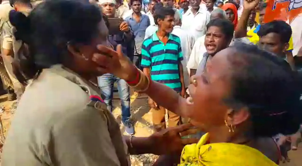  Woman activist slaps cop during protest rally in Athagarh