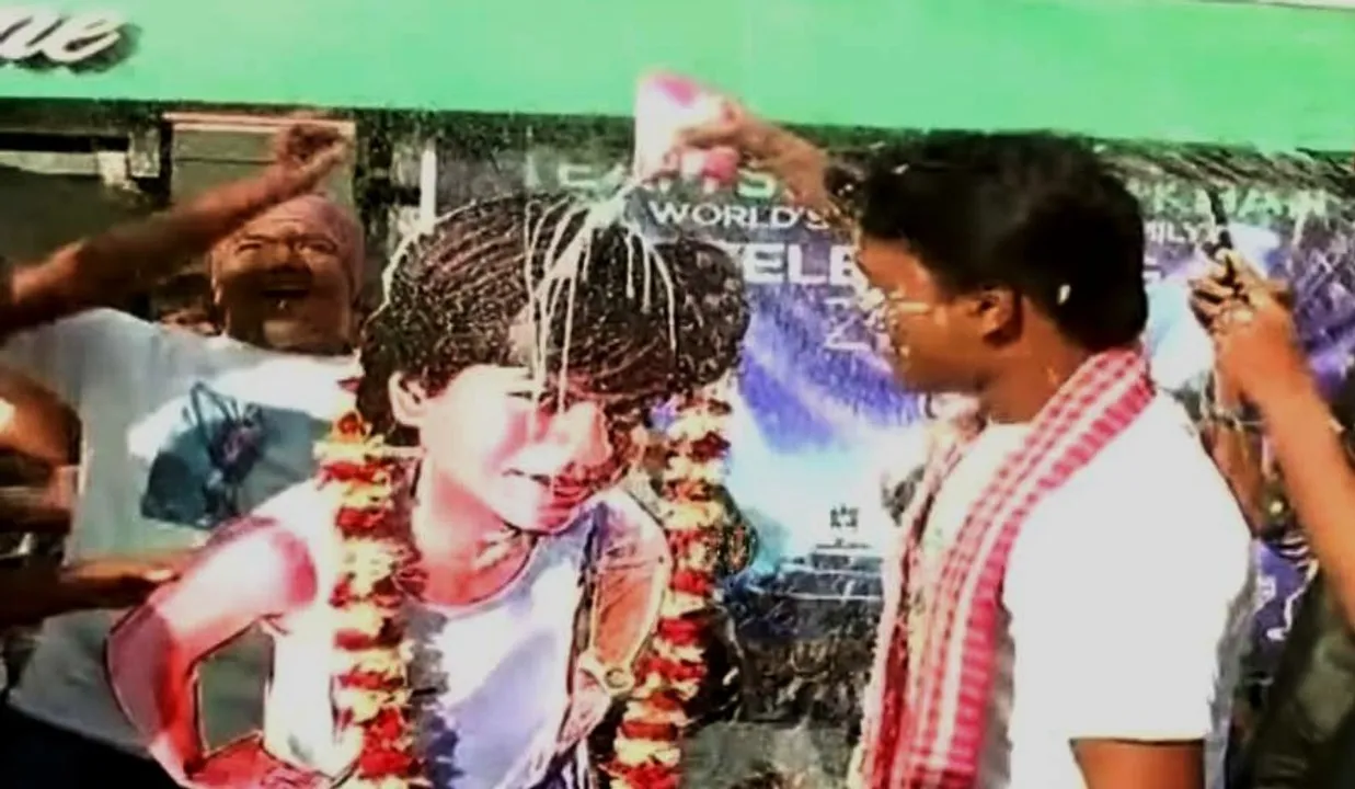  Shah Rukh frenzy in Odisha for 'Zero' release