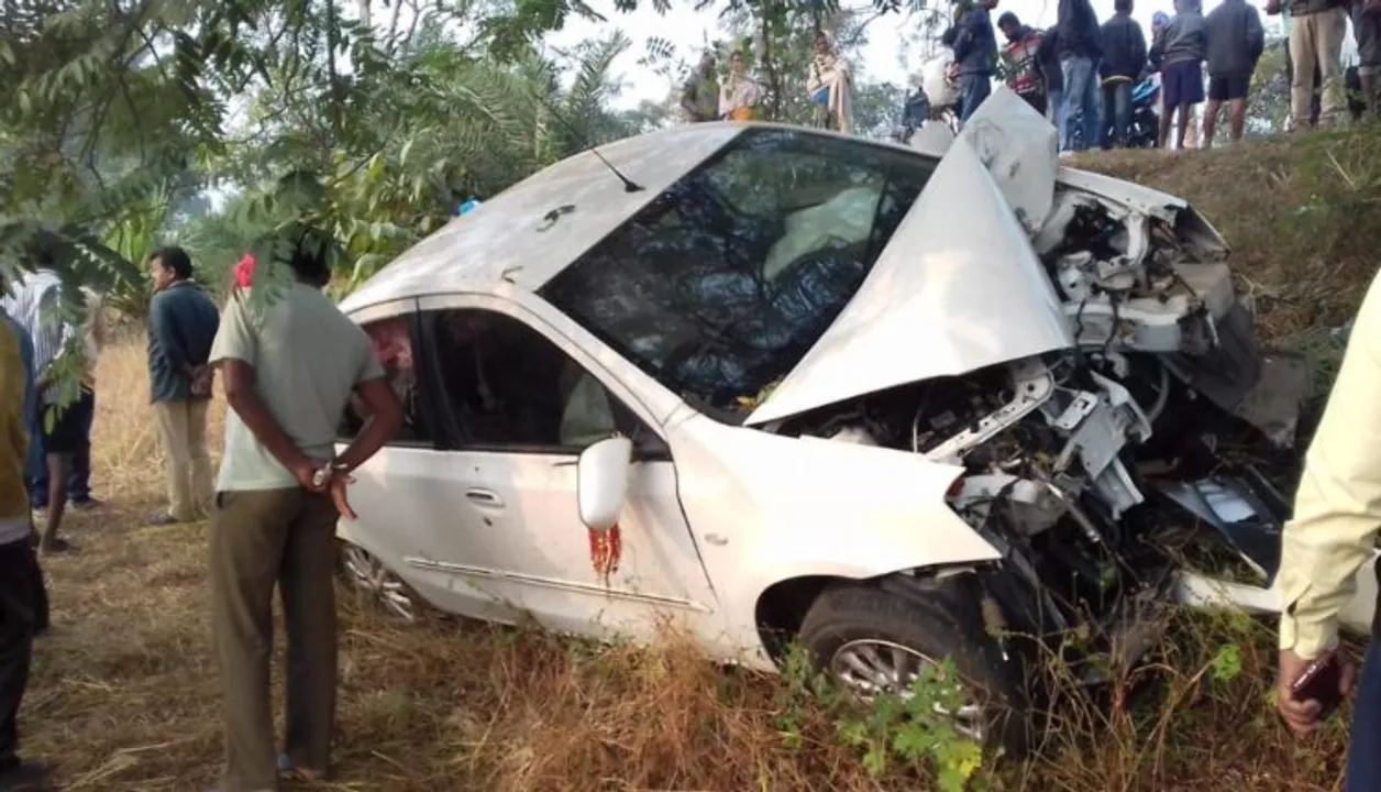  Odisha: Car smuggling ganja meets with accident in Angul