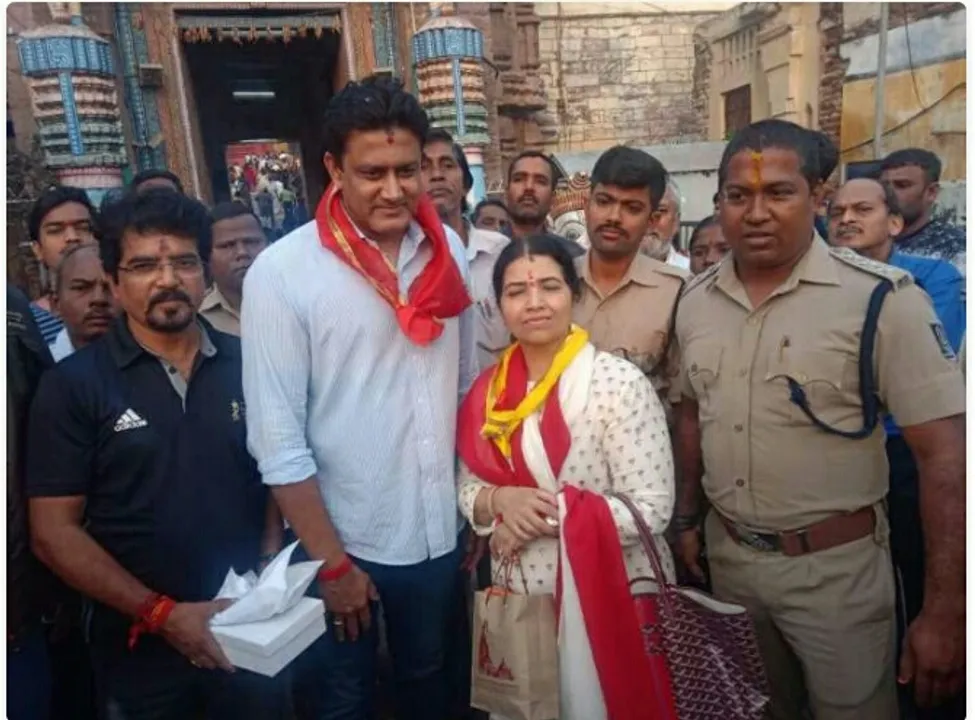  Former Indian cricketer Anil Kumble visits Puri Jagannath Temple