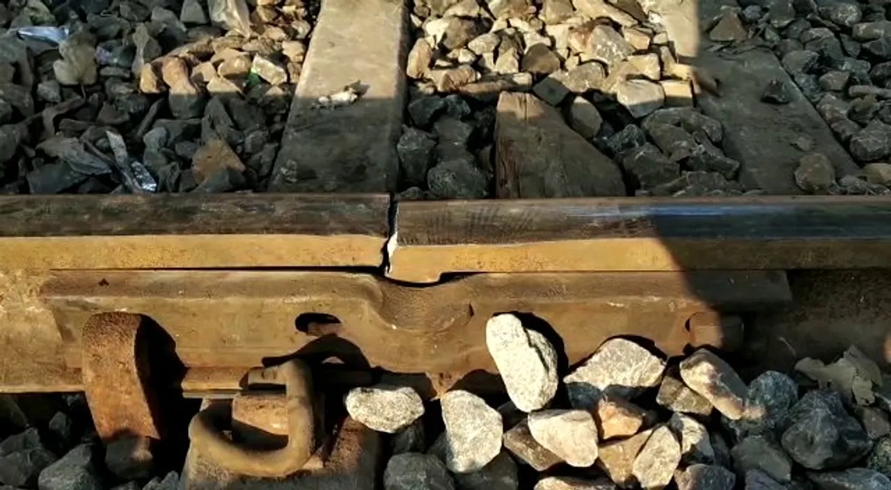  Alert signalman averts train mishap in Odisha