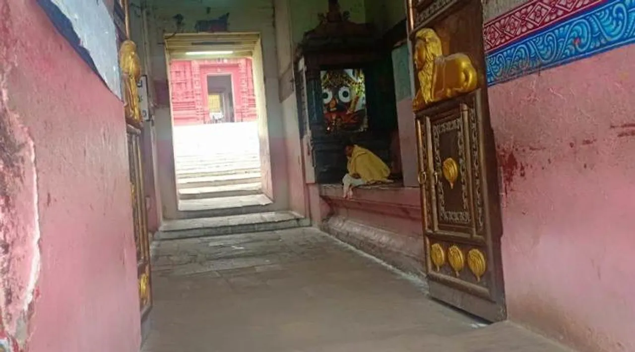  Hours after halt, daily rituals begin at Puri Srimandir