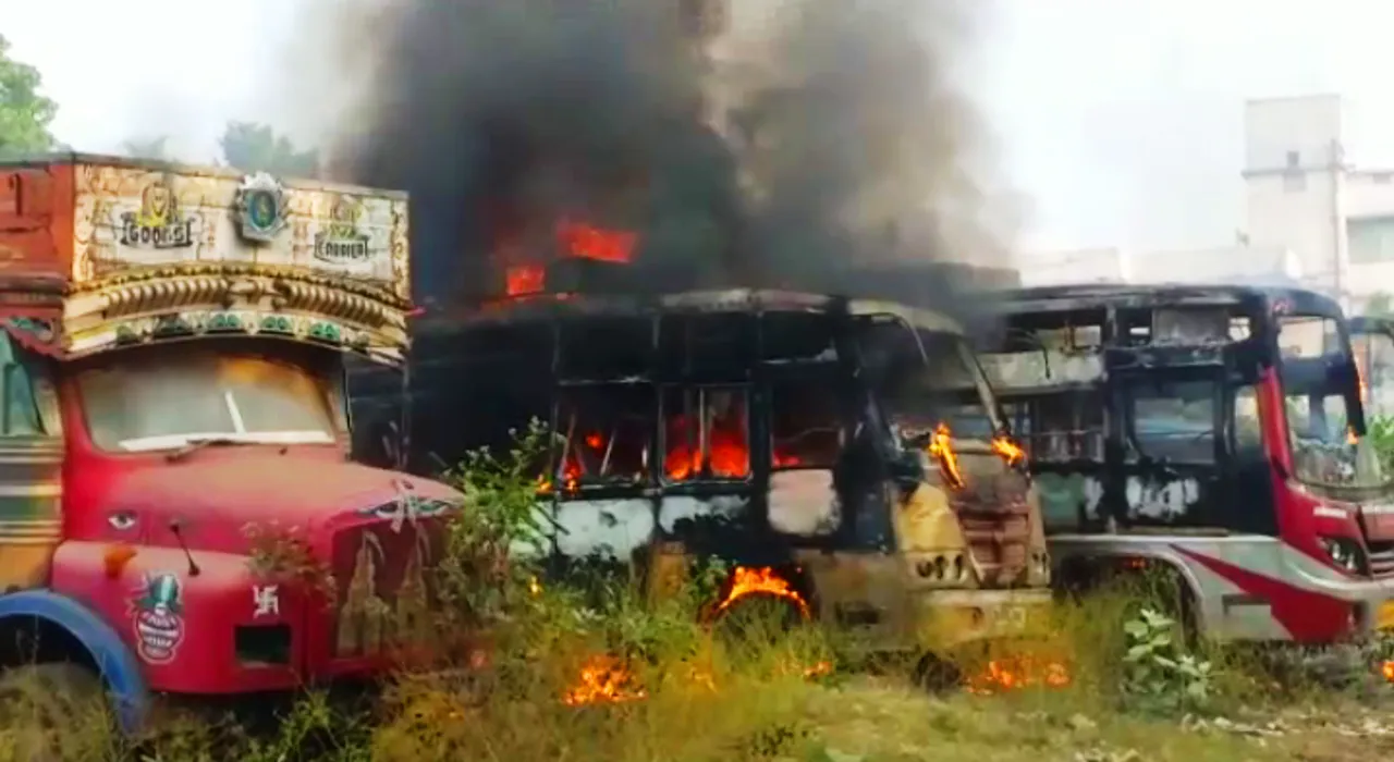  [Watch] Two buses catch fire in Odisha’s Dhenkanal