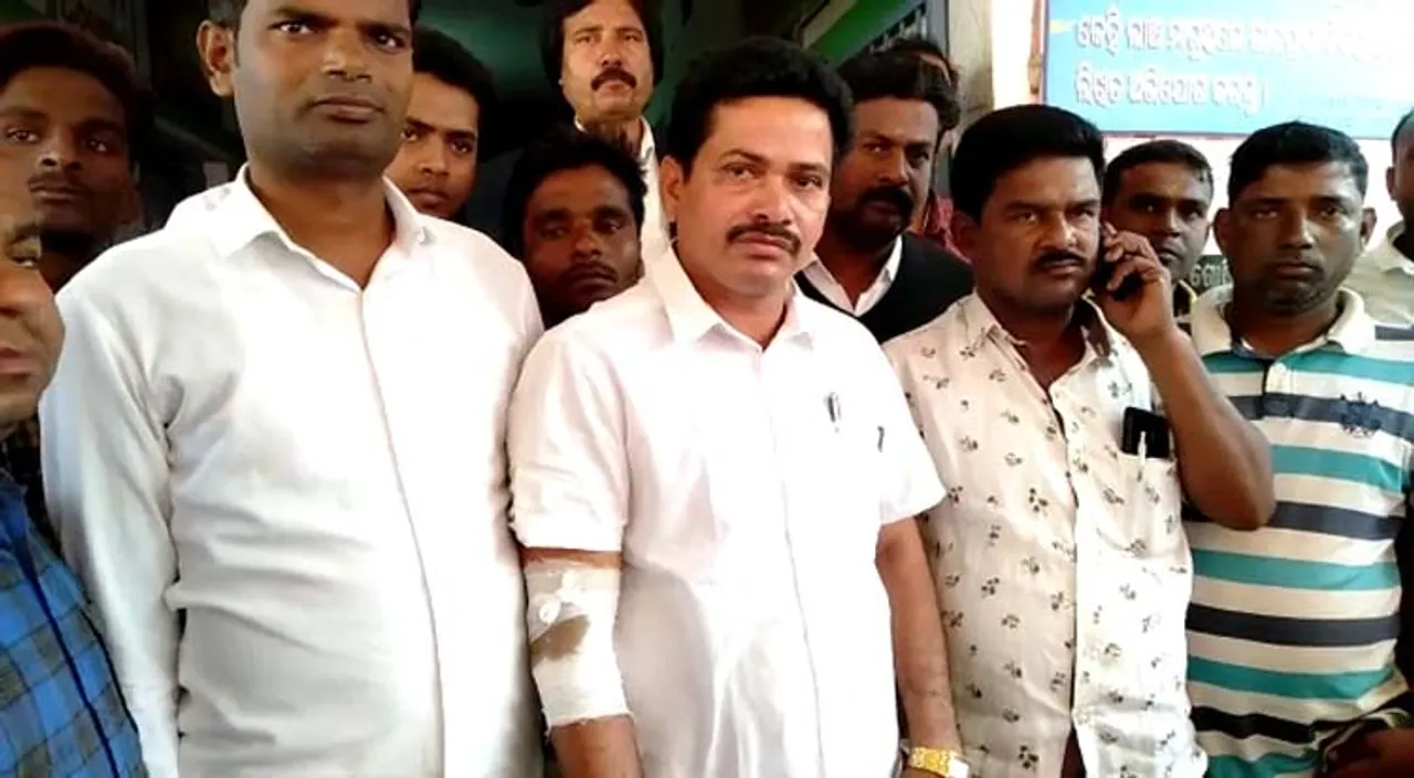  Odisha: Bomb hurled at BJD youth leader