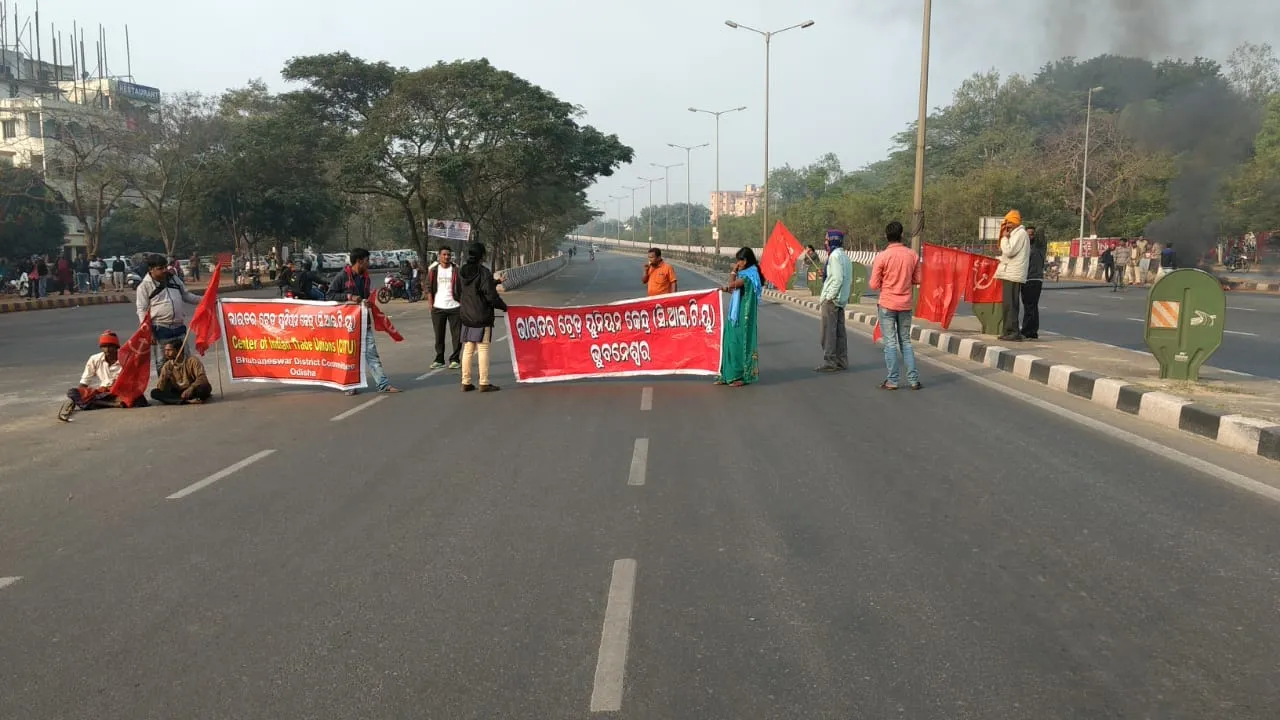  Bharat Bandh by trade unions paralyses normal life in Odisha