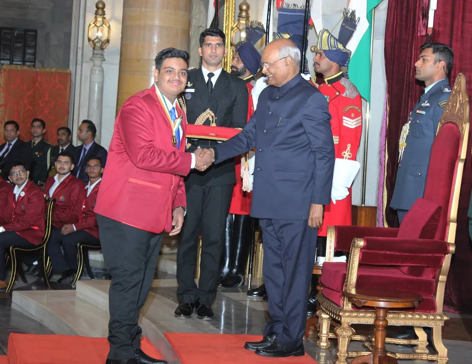  Odisha boys receive Pradhan Mantri Rashtriya Bal Puraskar from President
