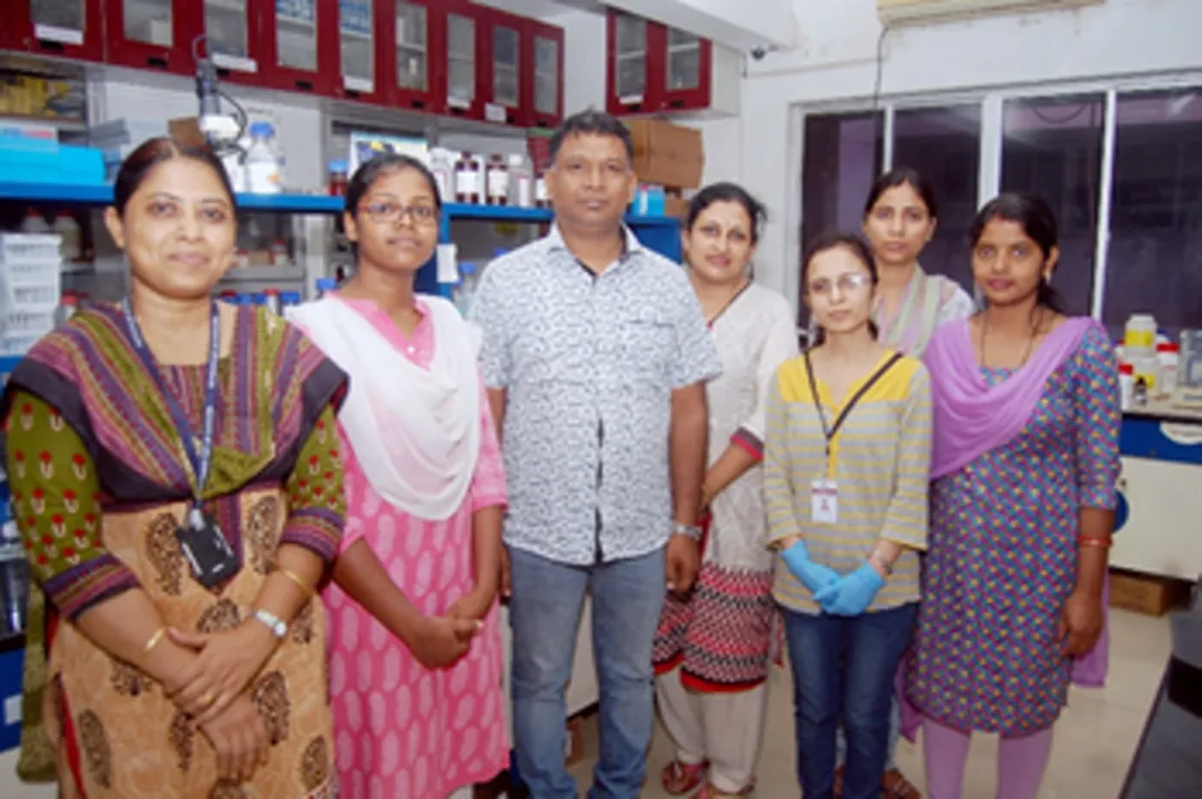  Dr. Sanjeeb Sahoo (centre) with his fellow researchers. 