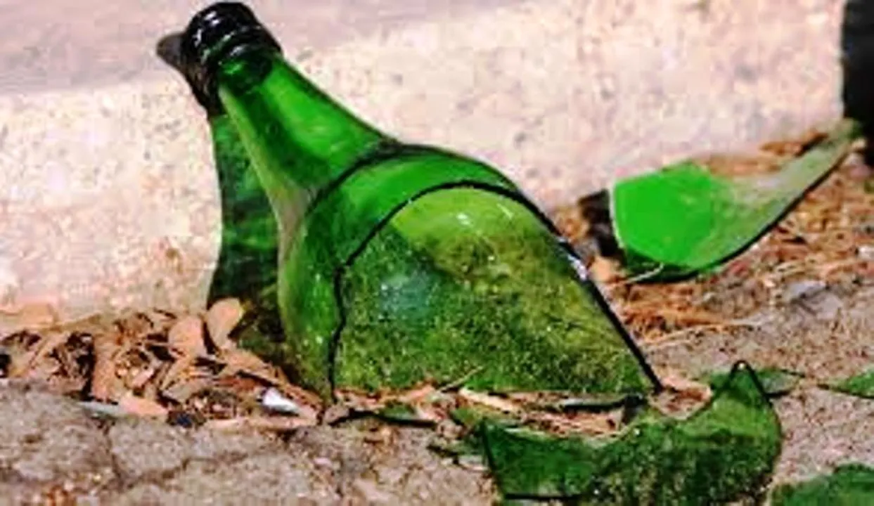  Odisha: Businessman stabbed with broken beer bottle; dies