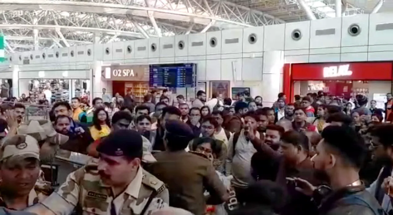 Tension at Bhubaneswar Airport as Air Asia flight delayed for 12 hrs