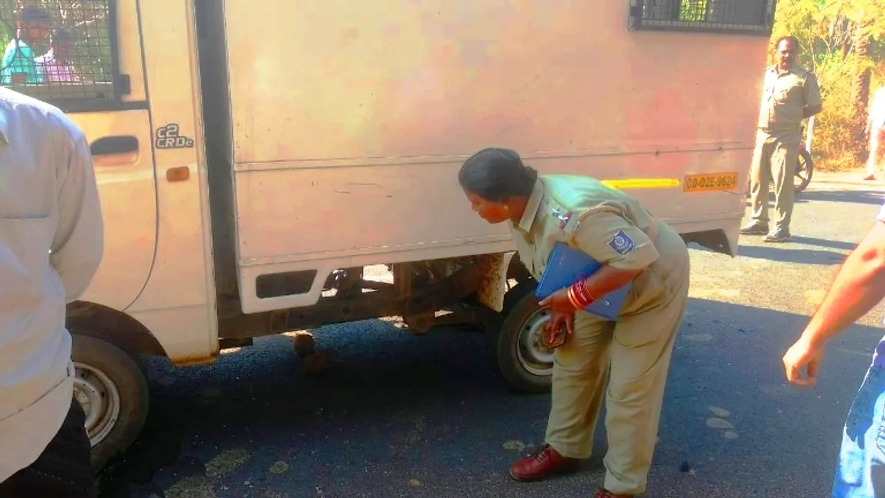  Odisha: Miscreants hurl bomb at ATM cash van, loot Rs 1.72 lakh 