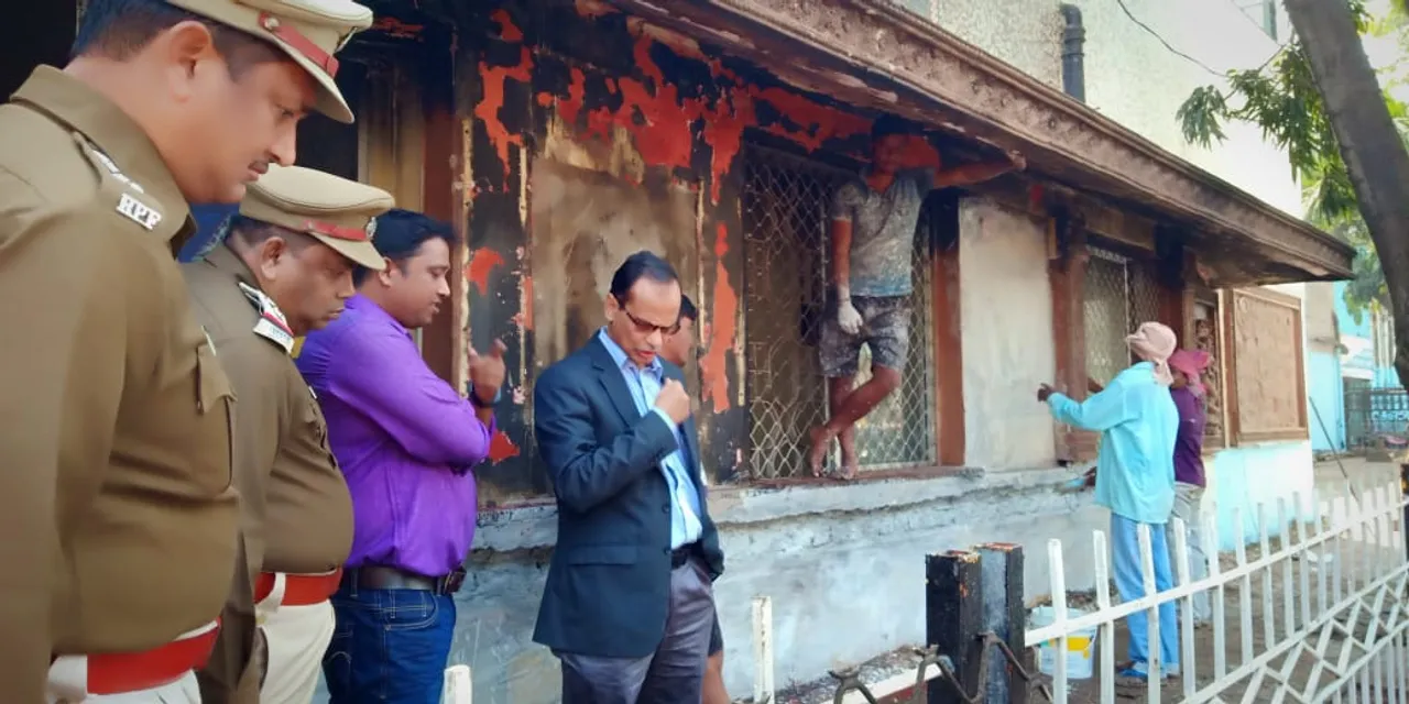  In Picture: ECoR AGM Sudhir Kumar visits fire site at Bhubaneswar Railway Station 