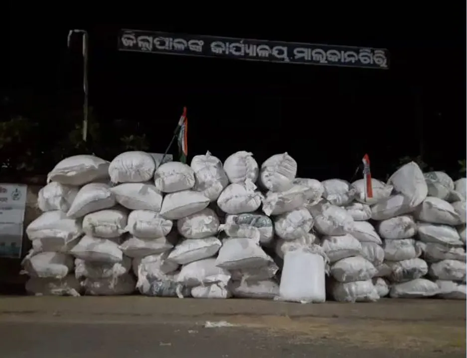  Congress gheraoes Collector’s office in Odisha's Malkangiri over paddy procurement issue