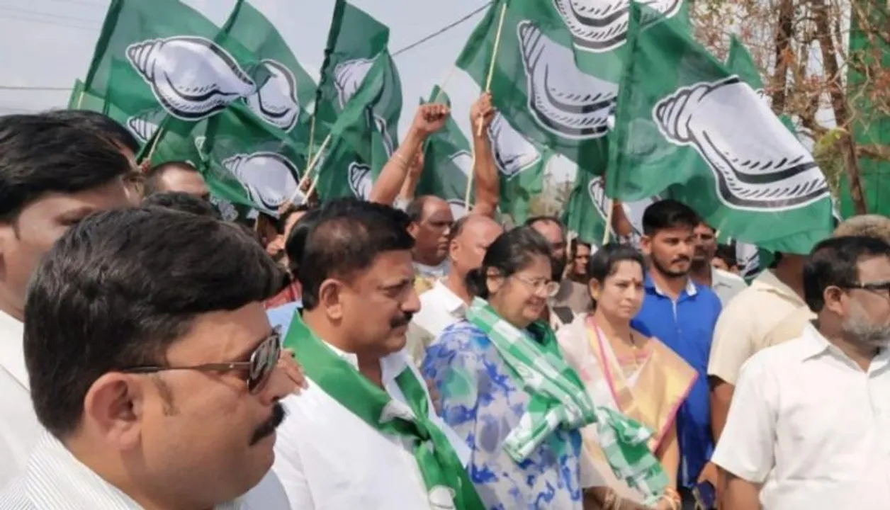  Odisha: Paralakhemundi princess Kalyani Devi joins BJD