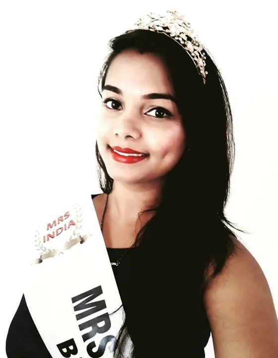  Odisha woman wins Best Walk crown in Mrs India 2019