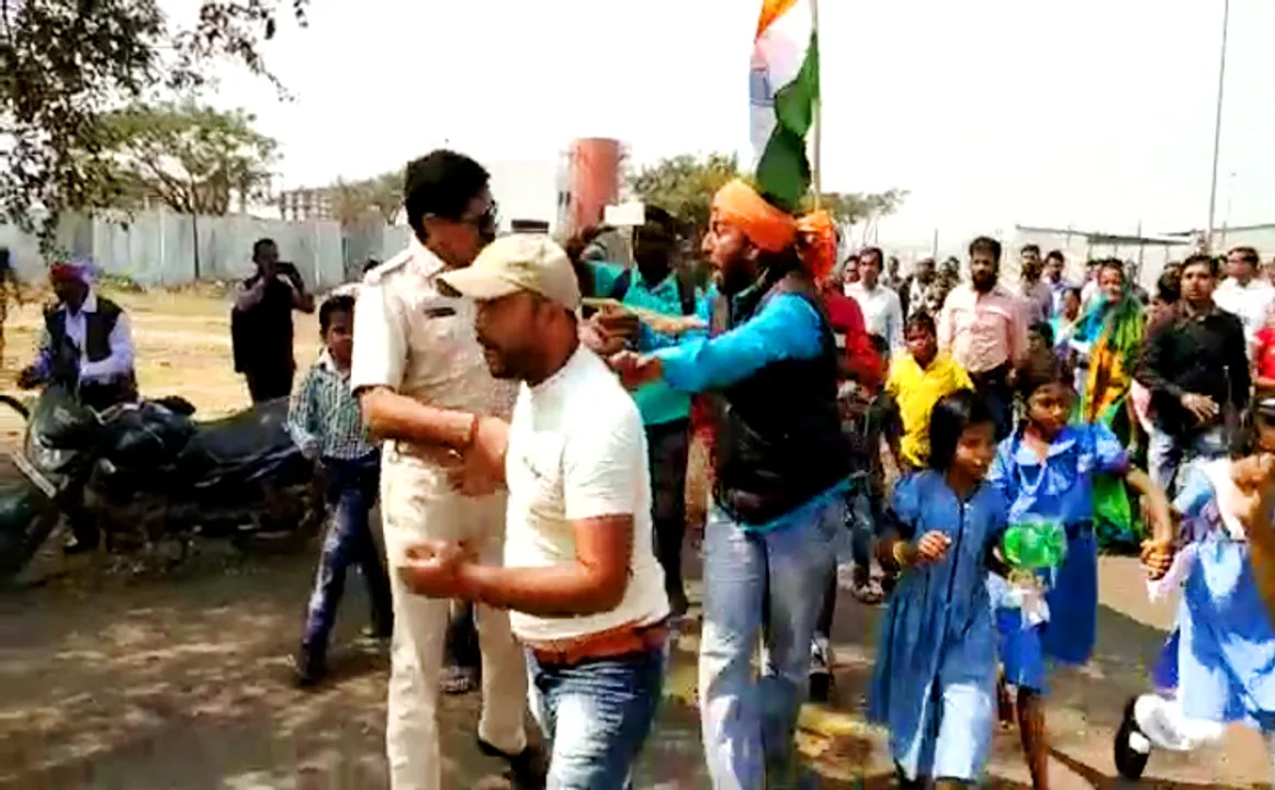  Tension at Paradip Refinery following detention of over 100 farmers