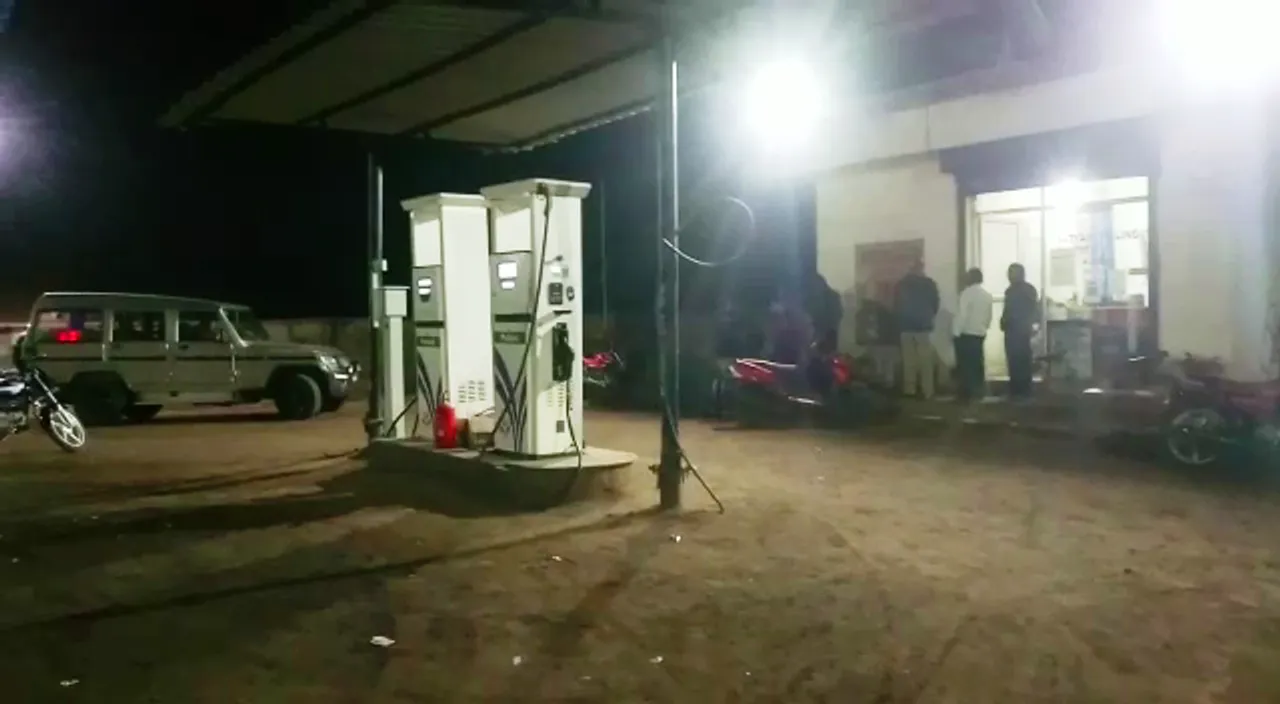  Armed miscreants loot cash from petrol pump in Odisha  