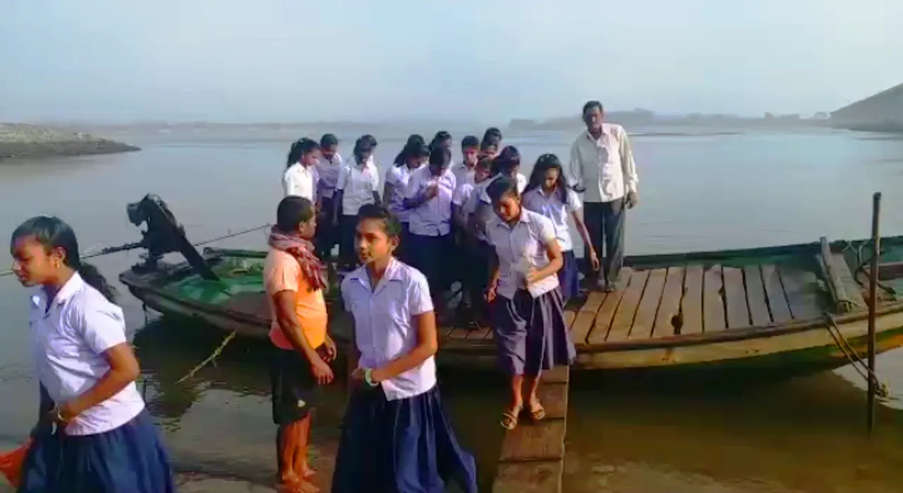  Students take risky ferry ride to appear in Odisha Matric Exam