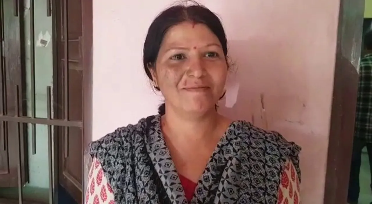  Woman overpowers chain snatchers, nabs one in Odisha capital