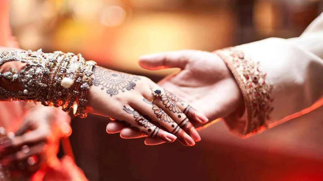  UP bride calls off wedding after groom fails to read newspaper without glasses