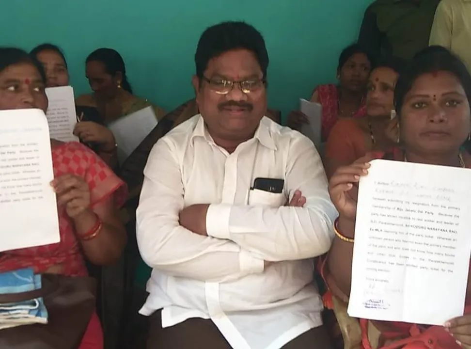  Former BJD legislator K Narayan Rao joins BJP in Odisha