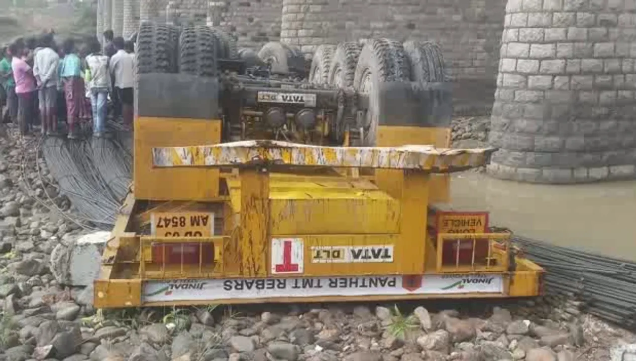  Rod-laden trailer falls off river bridge in Odisha; driver killed