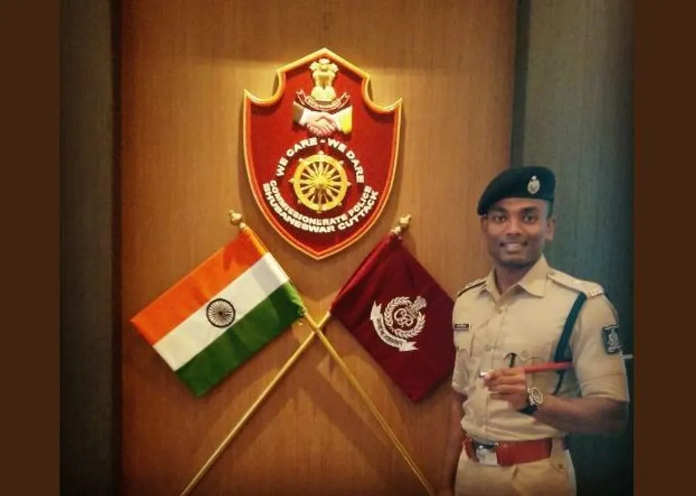  Naveen all praise for Odisha cop who saved three lives