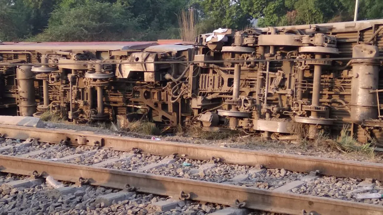  12 coaches of Delhi-bound train derailed