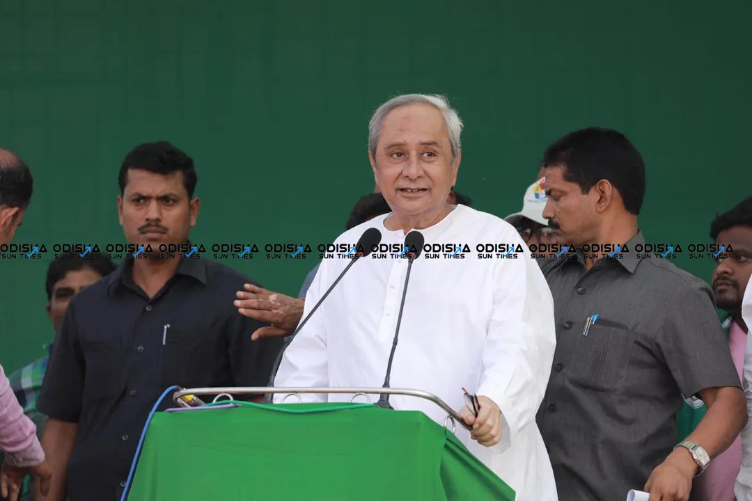  Naveen announces sops for women, girls
