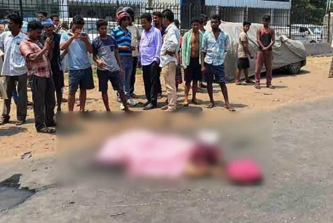  Woman teacher dies, 3-year-old son, husband critical in road mishap