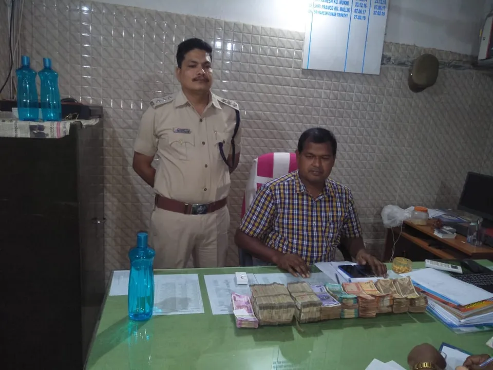  Odisha poll flying squad seizes Rs 9 lakh cash from car