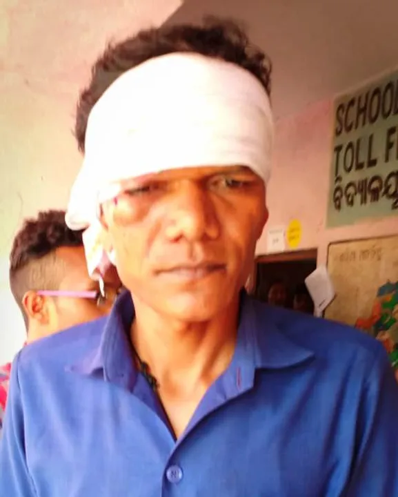  Odisha MLA's PSO attacked at polling booth