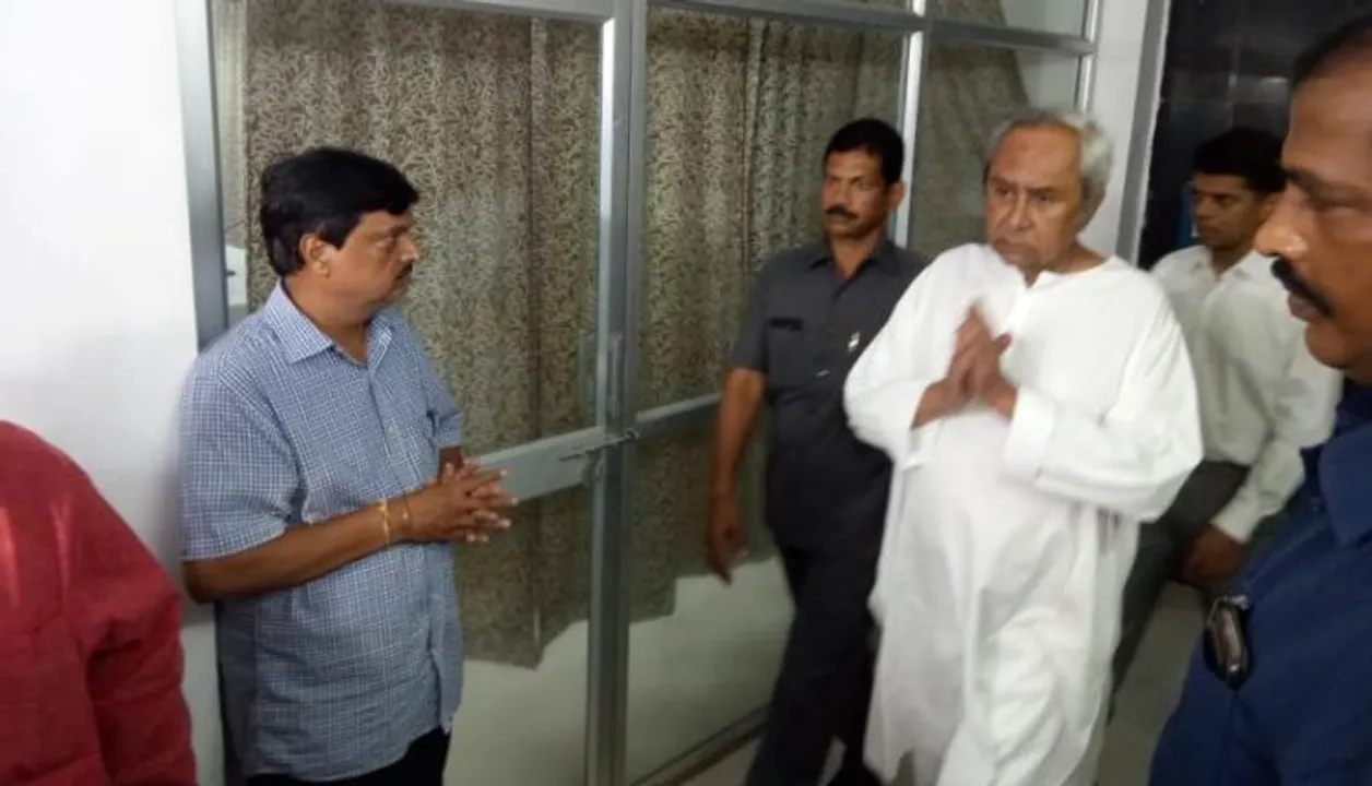  Odisha CM announces relief package for Cyclone 'FANI'-battered Puri