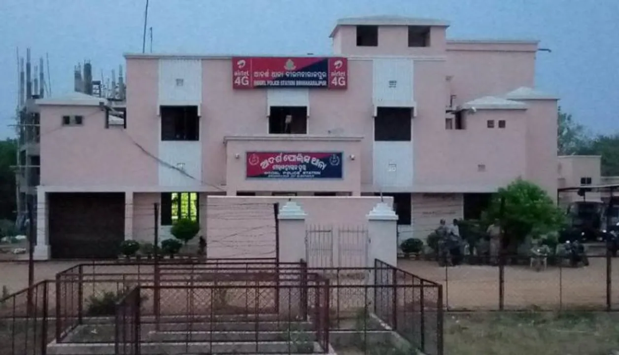  Odisha man jumps off police station's roof, dies