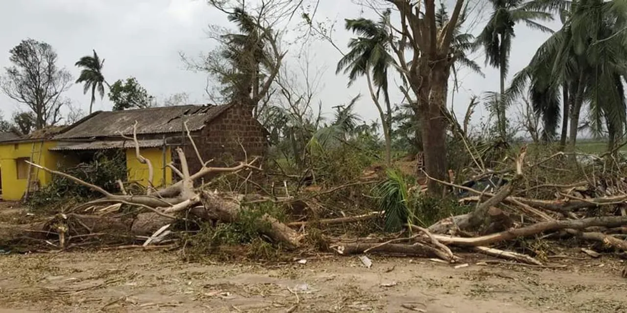  Adani donates Rs 25 cr, ICICI gives Rs 10 cr for FANI victims in Odisha