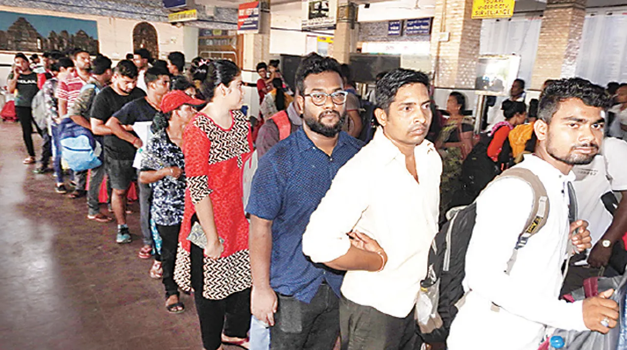  Cyclone FANI aftermath: Denizens leave Bhubaneswar