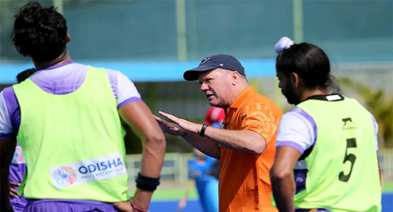  Players with coach Graham Reid (File Pic) 