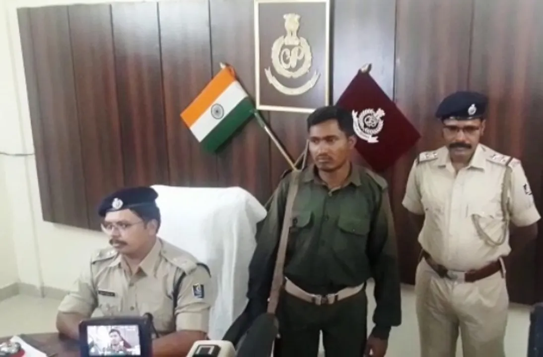 Maoist with bounty surrenders before Odisha police