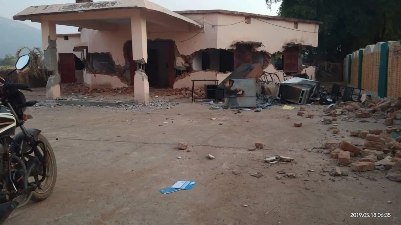  Maoists storm Panchayat office in Odisha  