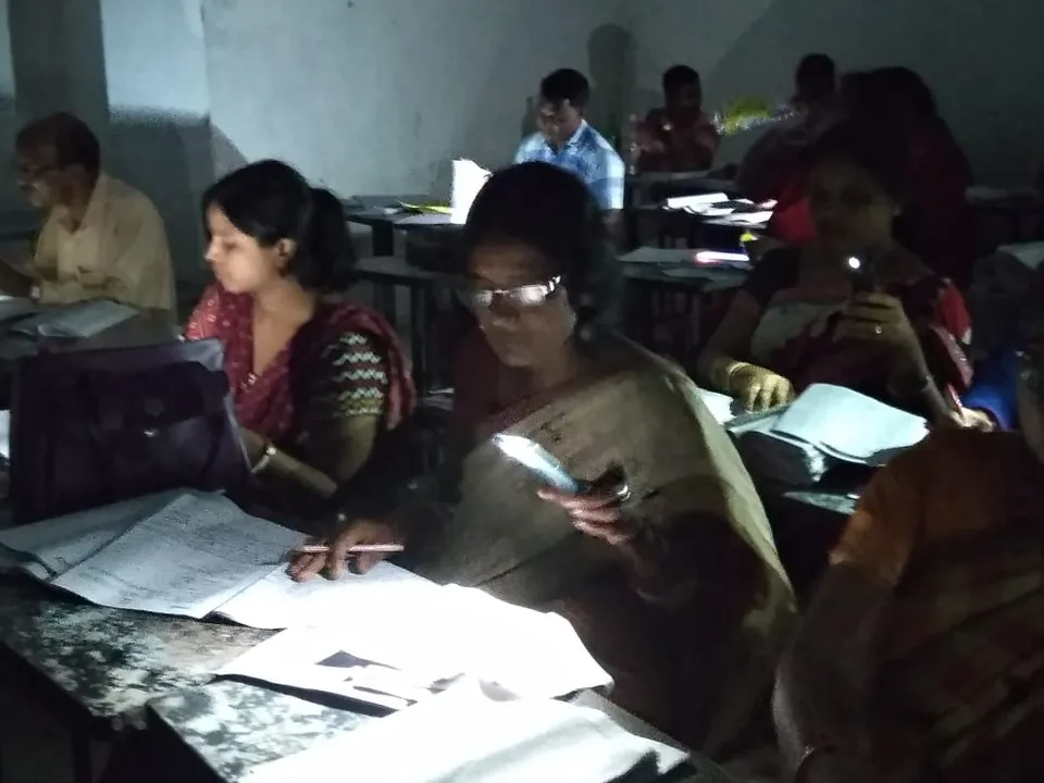  Watch: Odisha teachers evaluating +2 exam answer sheets under mobile torch light