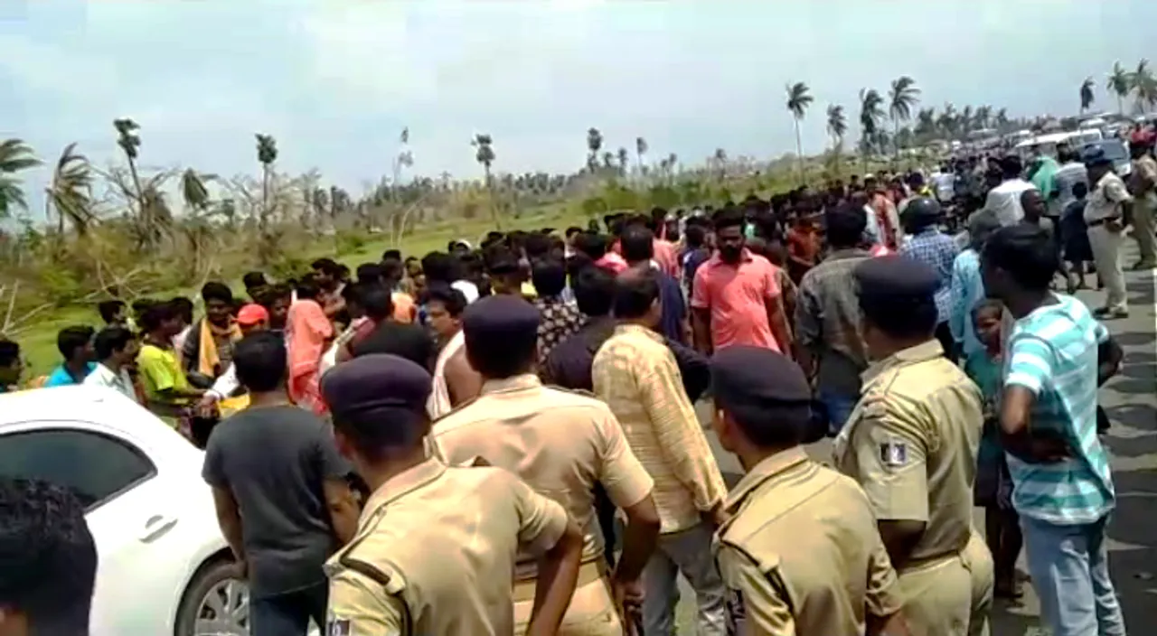  Traffic on Bhubaneswar-Puri road hit following protests by FANI-affected residents
