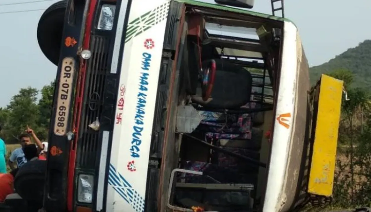  Driver dies after bus overturns in Odisha's Ganjam